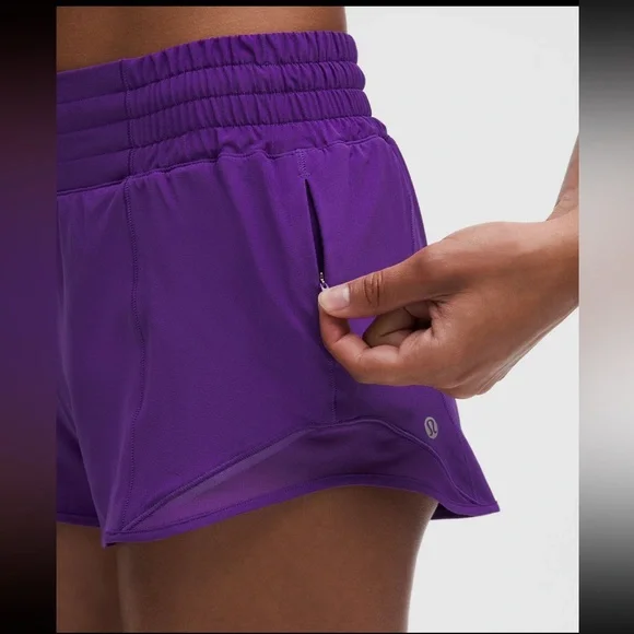 NWT Lululemon Hotty Hot HR Short 2.5" *Lined size 4 college purple - Picture 4 of 4
